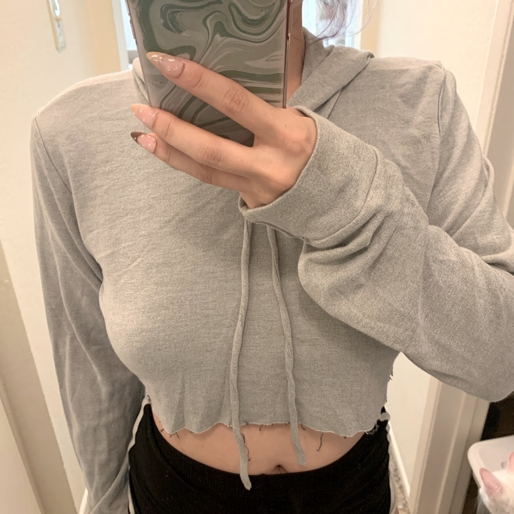 Laura’s Boutique gray cropped hoodie